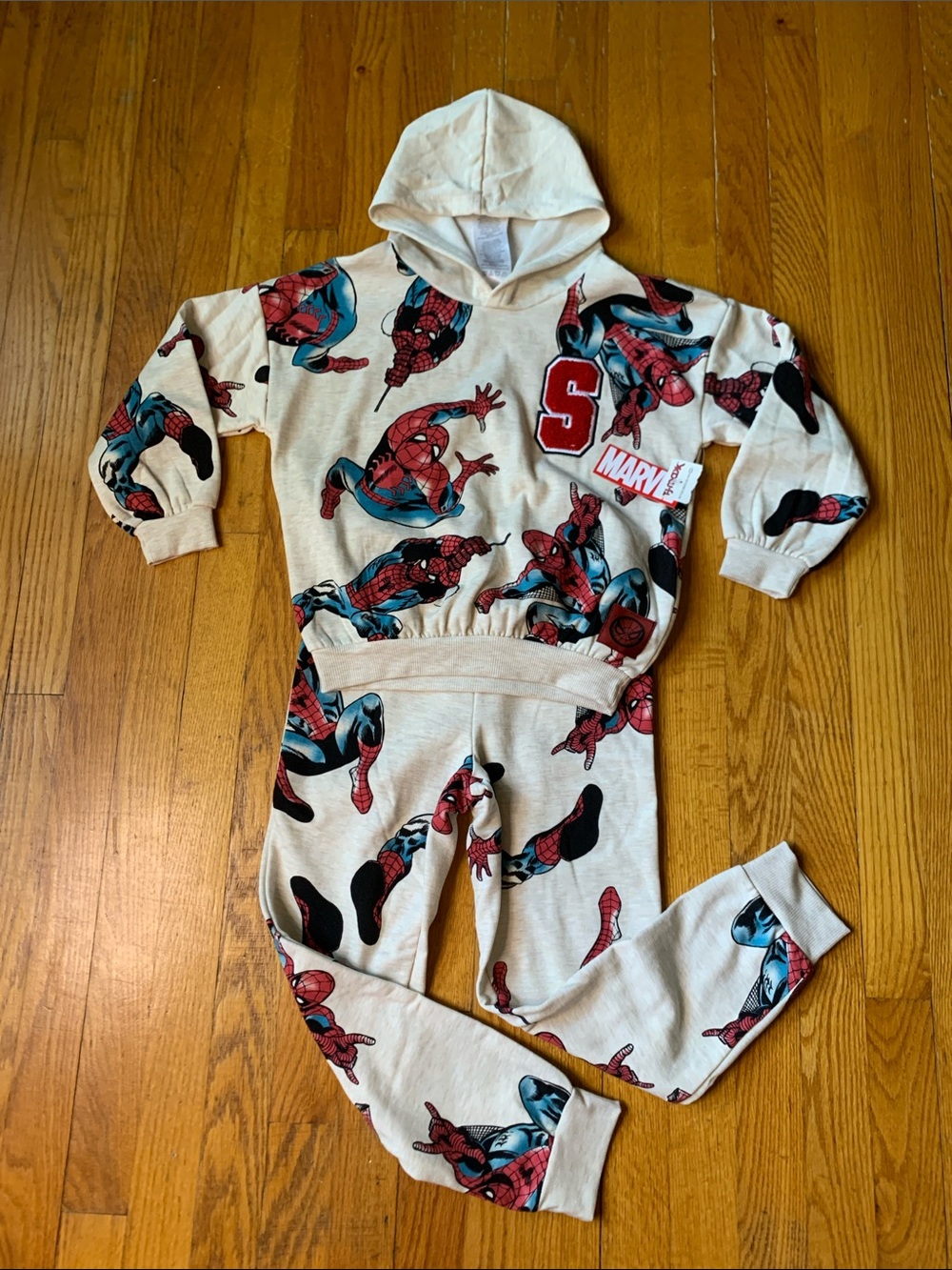 Marvel Spider-Man Hoodie & Jogger 2 piece Set NWT Size 6